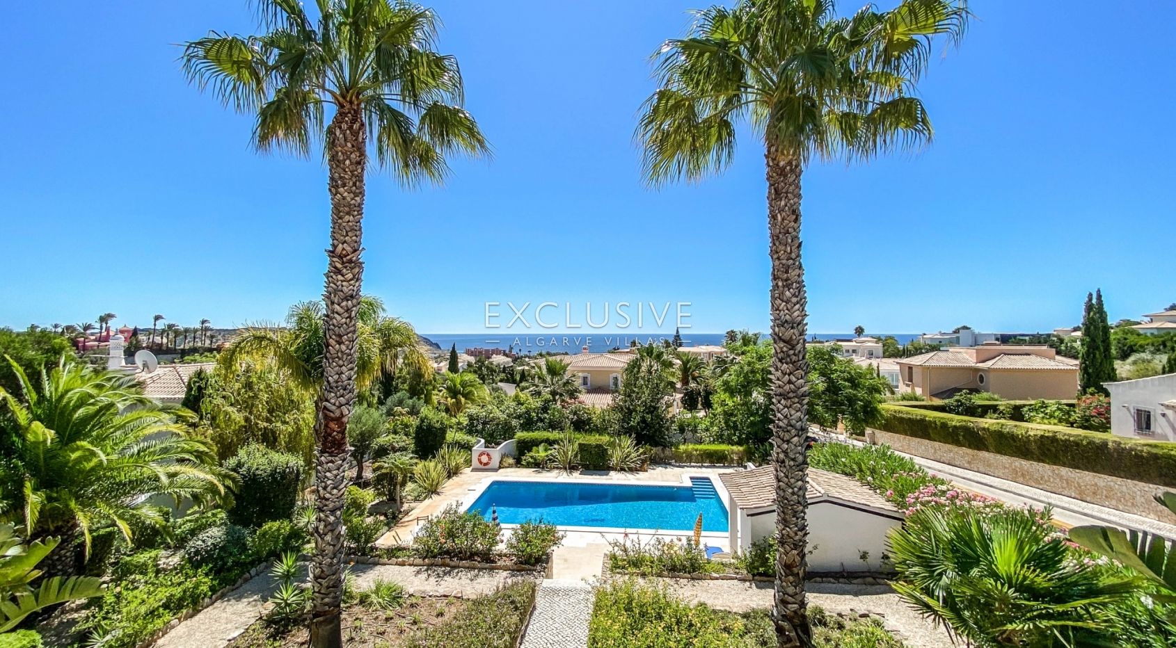 Villa mit vier Schlafzimmern und Meerblick in Praia da Luz, Lagos, Algarve