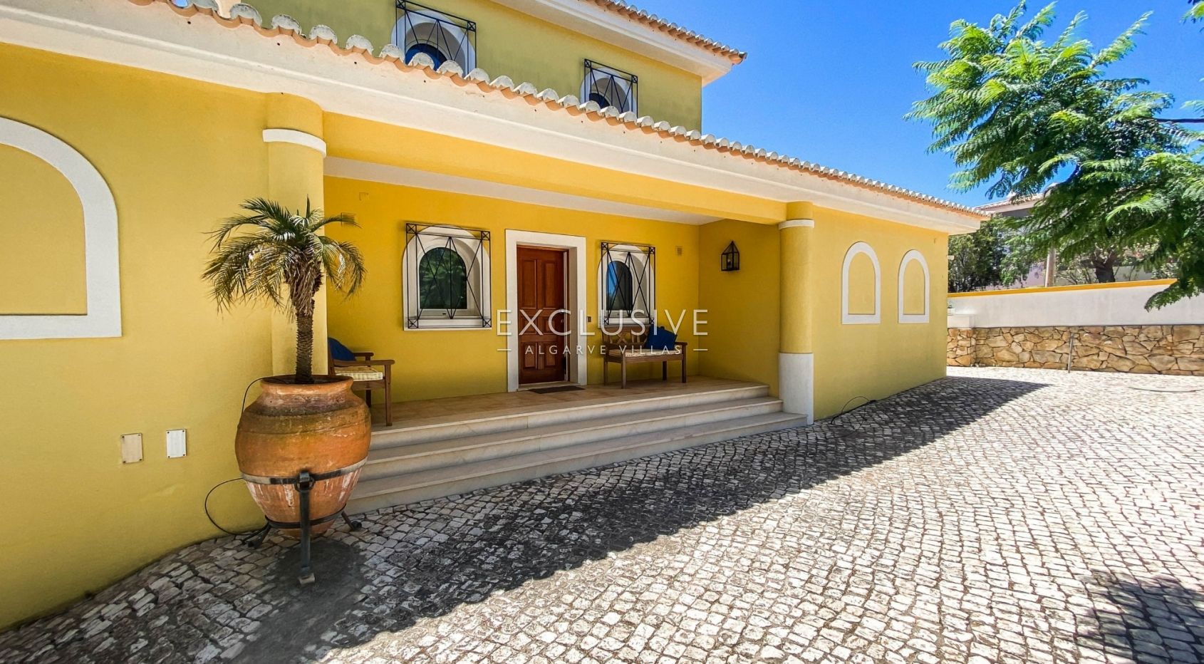 Villa mit vier Schlafzimmern und Meerblick in Praia da Luz, Lagos, Algarve