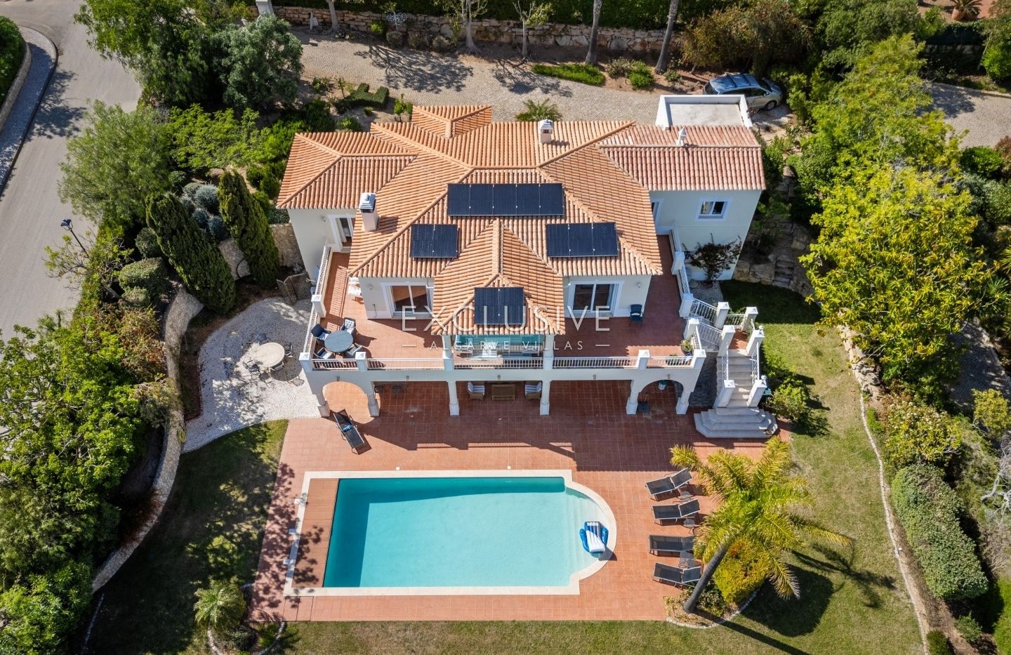 Luxurious Villa with Breathtaking Sea Views in Praia da Luz, Algarve