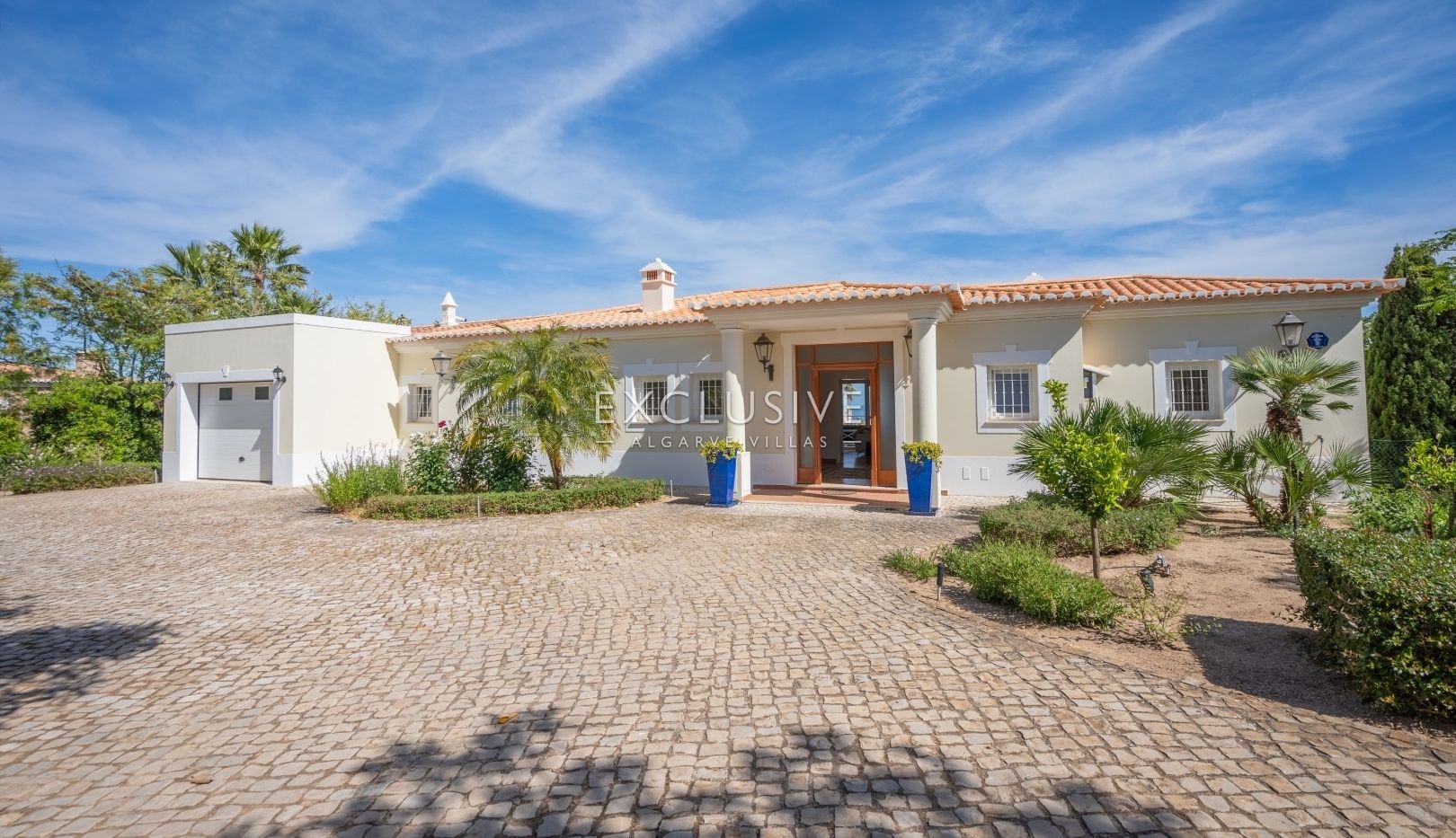 Luxurious Villa with Breathtaking Sea Views in Praia da Luz, Algarve