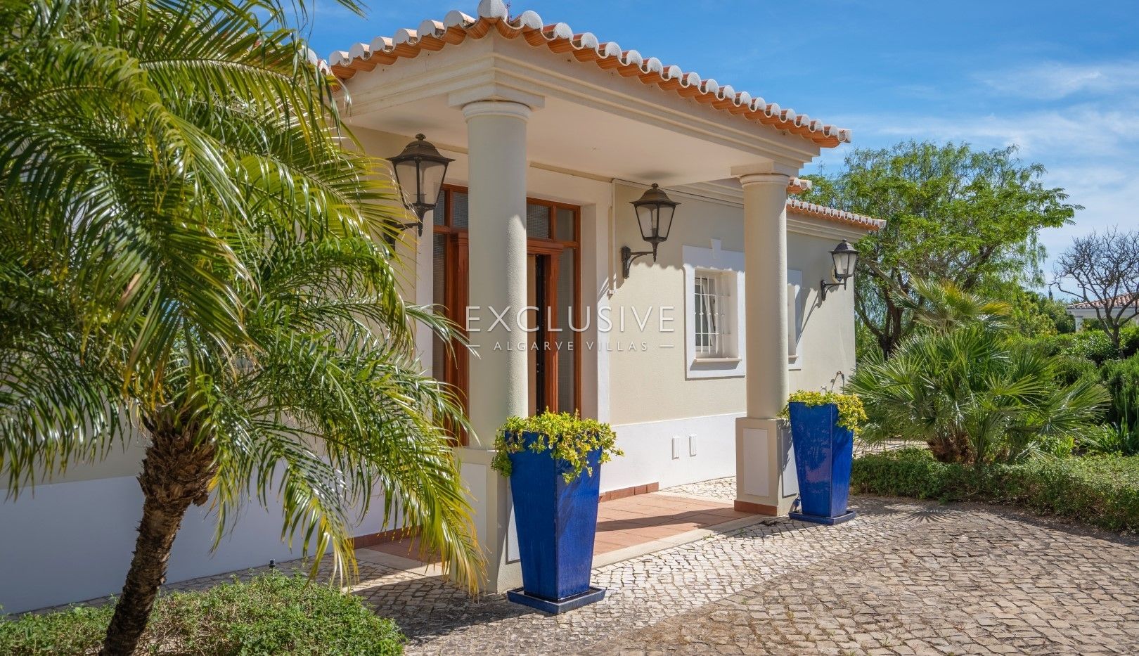 Luxurious Villa with Breathtaking Sea Views in Praia da Luz, Algarve