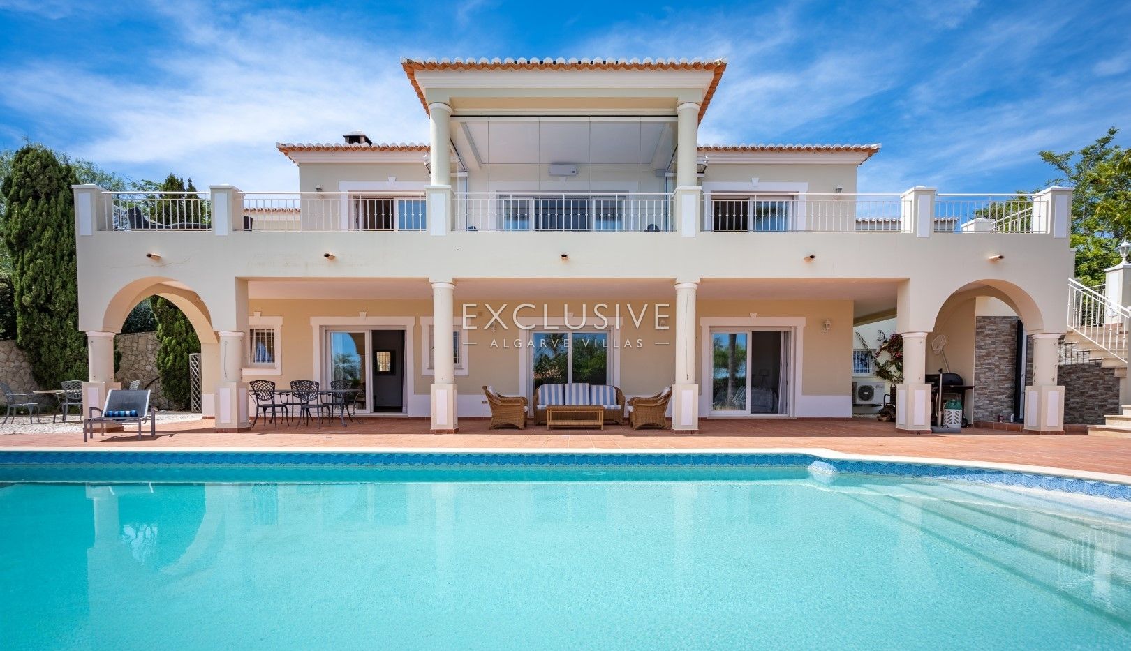 Luxurious Villa with Breathtaking Sea Views in Praia da Luz, Algarve
