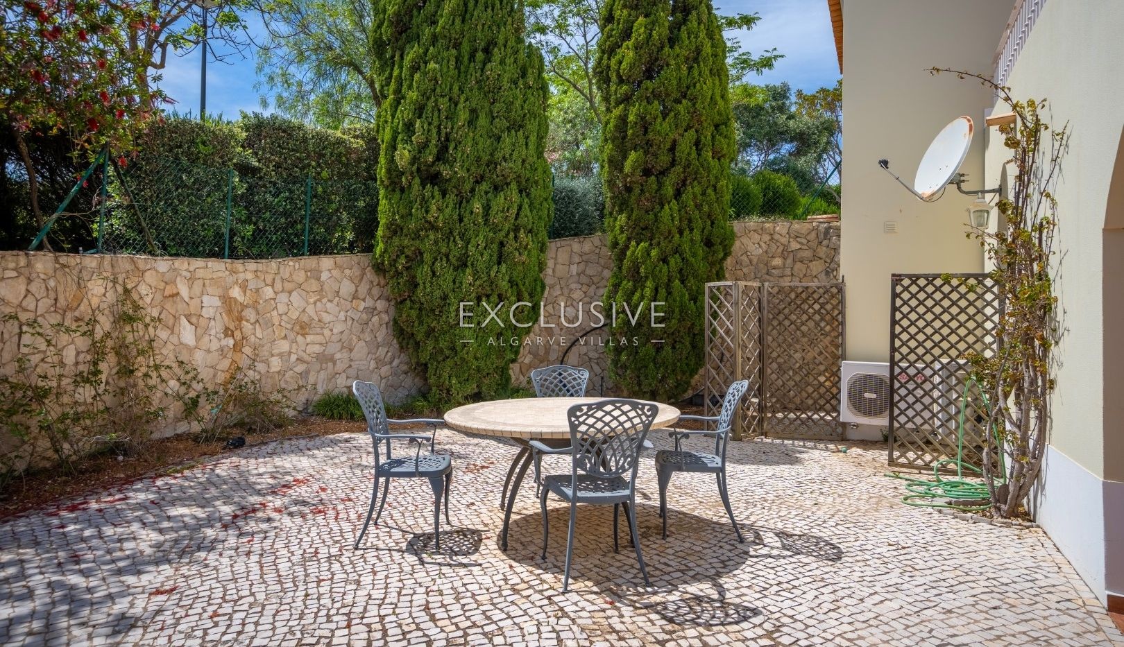 Luxurious Villa with Breathtaking Sea Views in Praia da Luz, Algarve