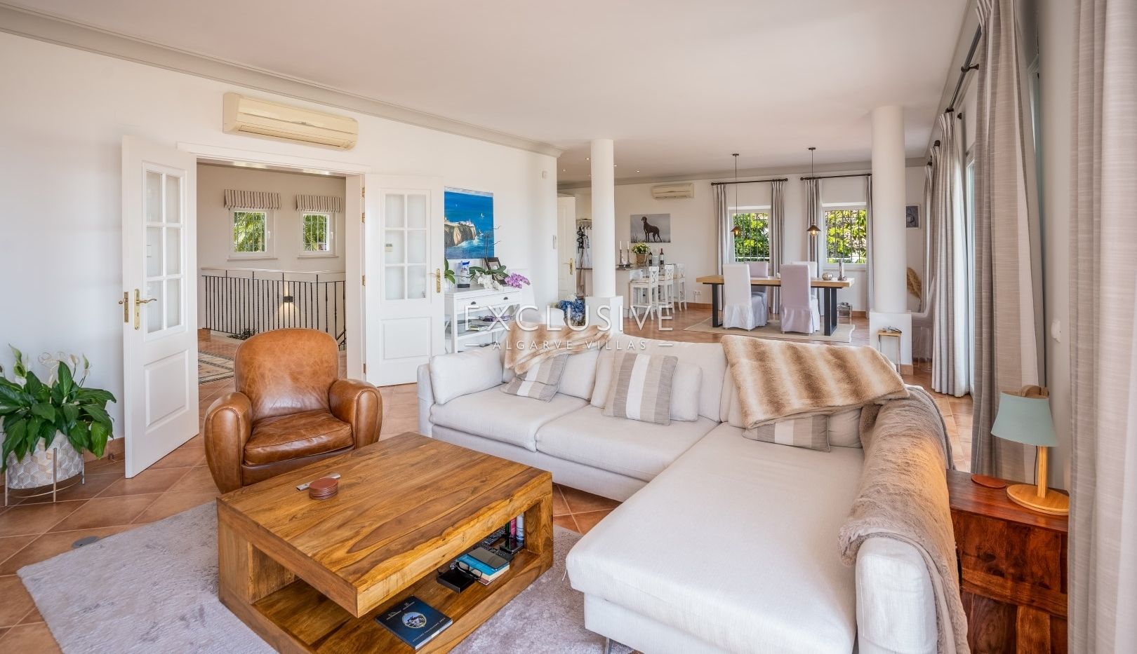 Luxurious Villa with Breathtaking Sea Views in Praia da Luz, Algarve