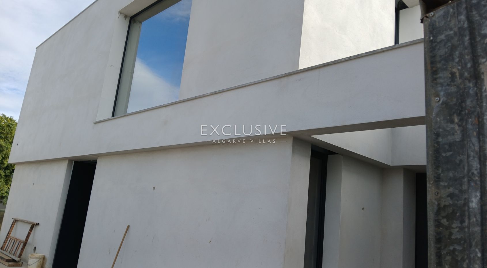 Contemporary house, 4 bedroom with salt swimming pool, Ferragudo, Algarve