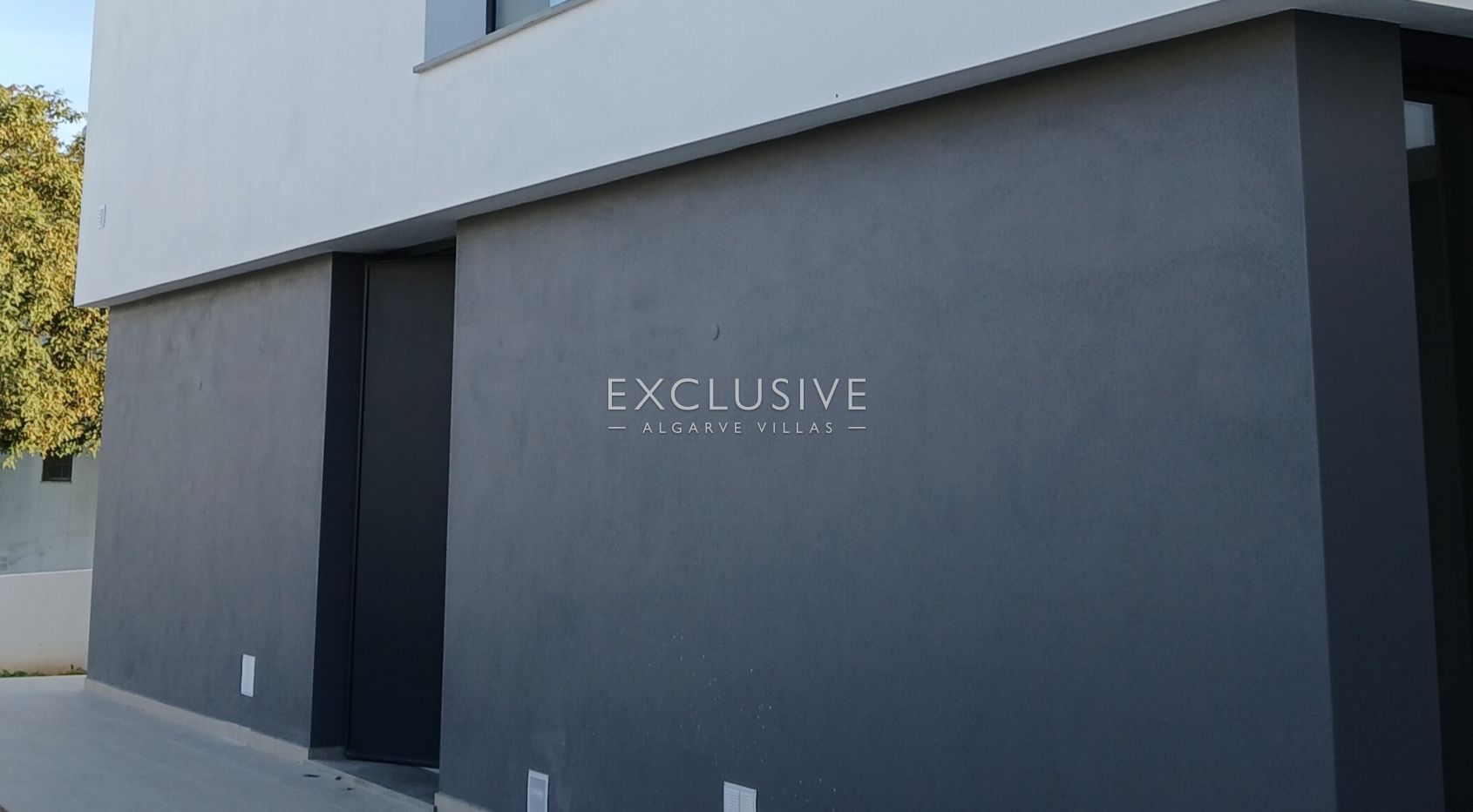 Contemporary house, 4 bedroom with salt swimming pool, Ferragudo, Algarve