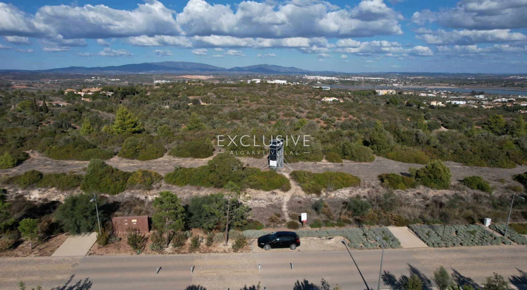 Palmares golfcourse resort plot with approved building project by Mario Martins architect