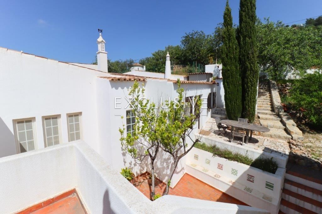 Moradia de charme com 4 + 1 quartos e vista para o mar, Sta Barbara Nexe