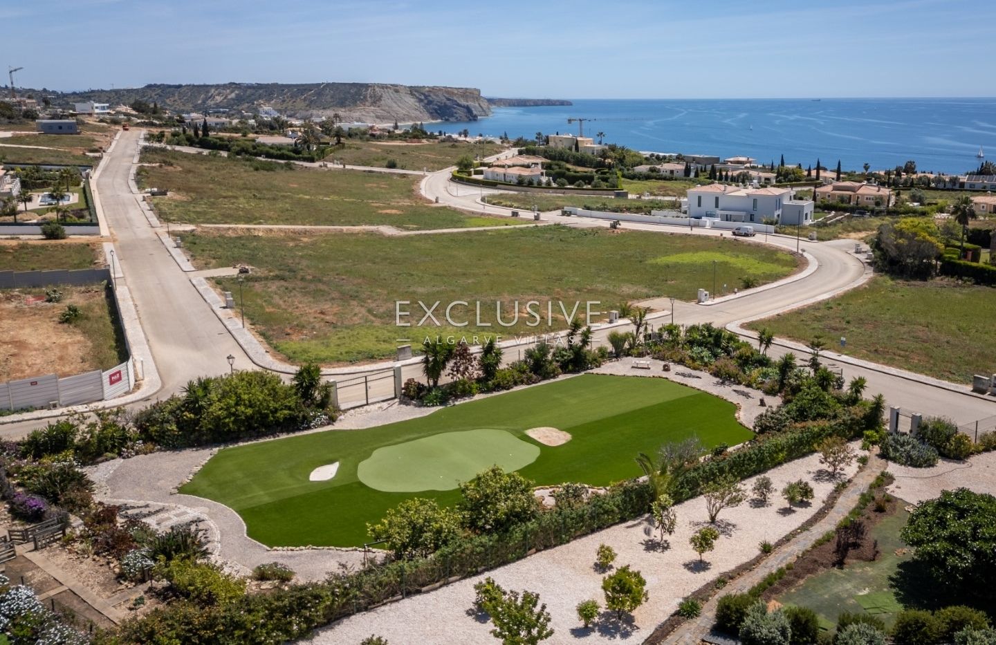 Building plot with sea views in Luz, Lagos, Algarve