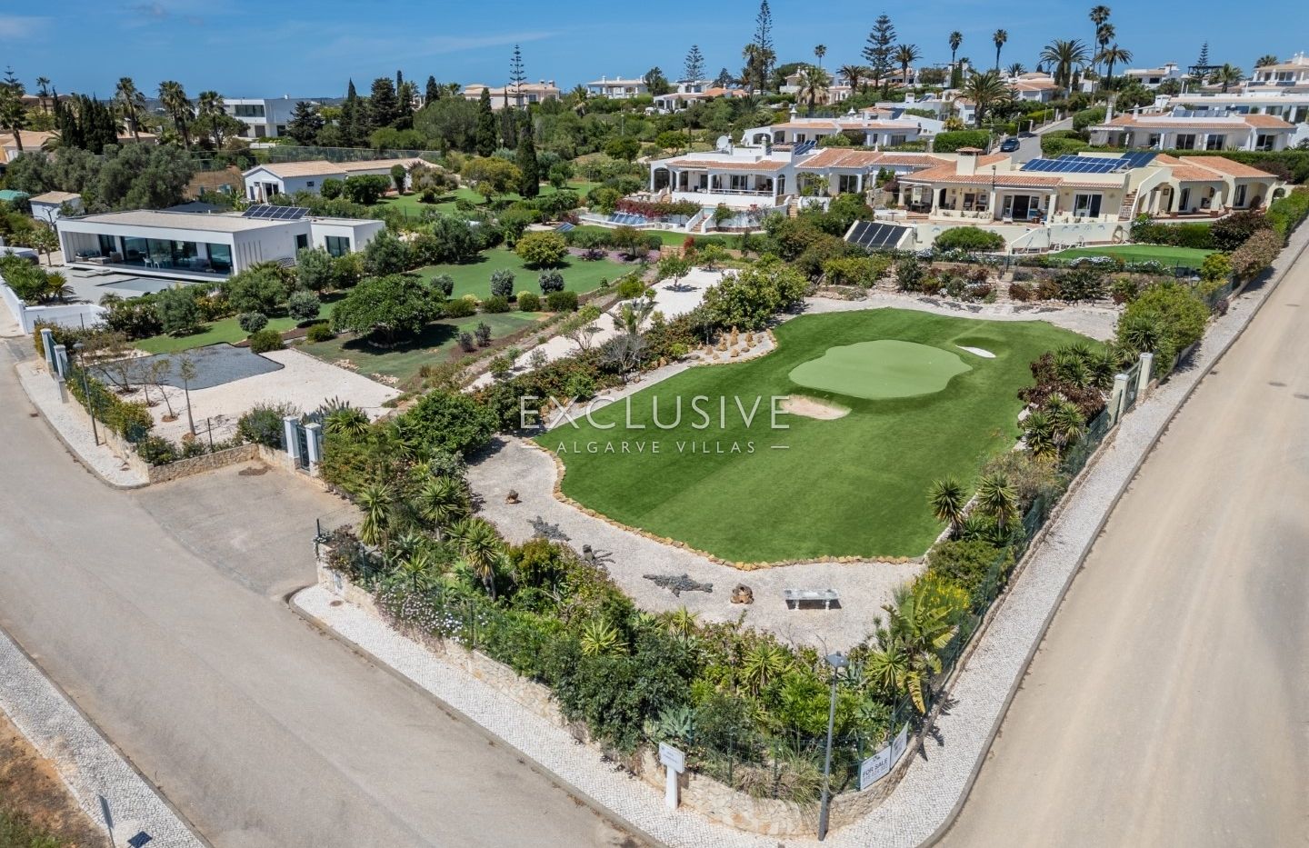 Building plot with sea views in Luz, Lagos, Algarve