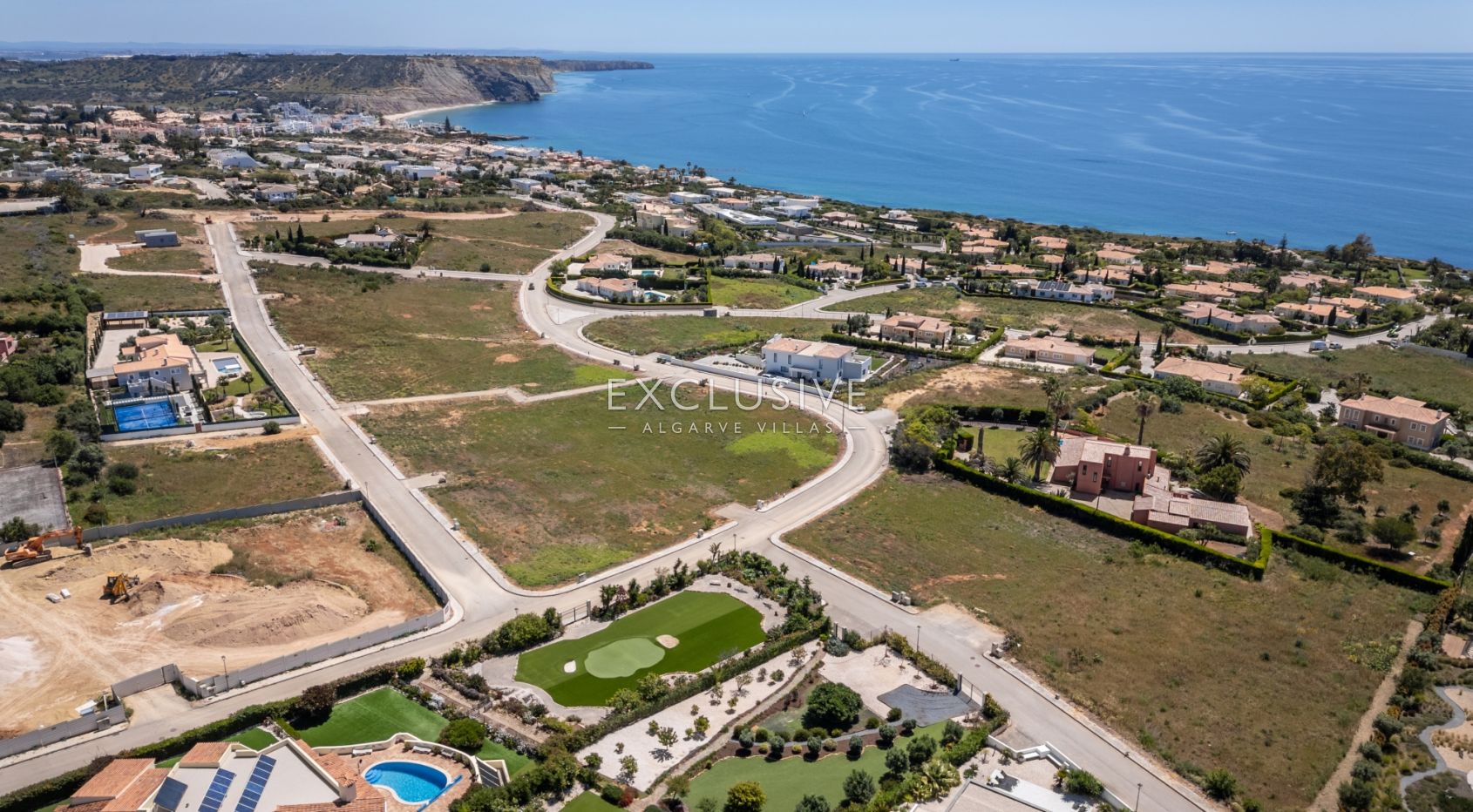 Building plot with sea views in Luz, Lagos, Algarve