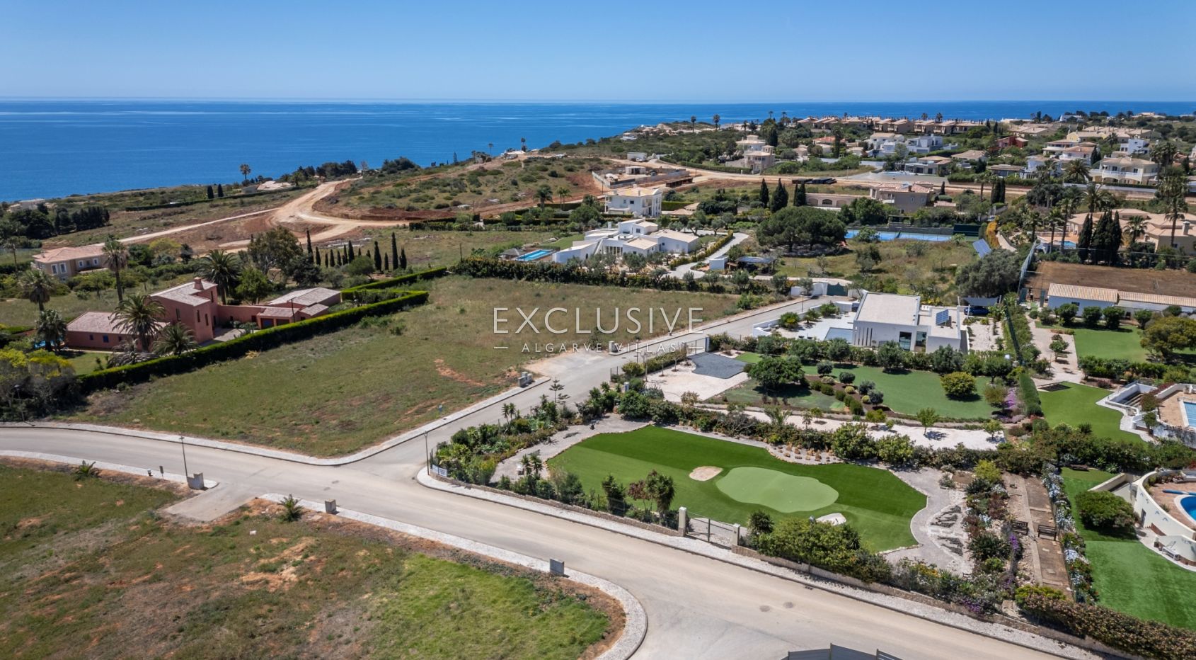 Building plot with sea views in Luz, Lagos, Algarve