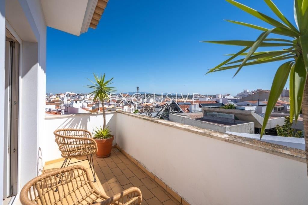 Comprar Moradia T4 em banda no Centro Histórico de Lagos, Algarve