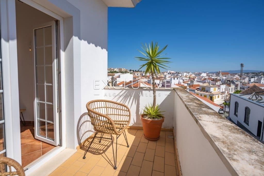 Comprar Moradia T4 em banda no Centro Histórico de Lagos, Algarve