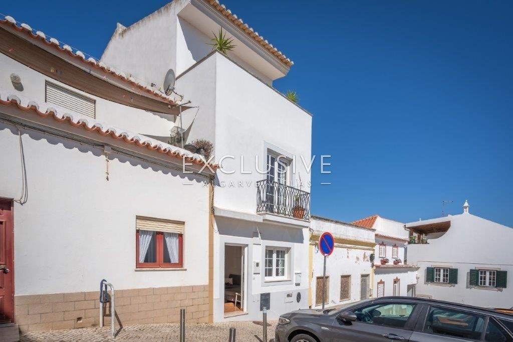 Comprar Moradia T4 em banda no Centro Histórico de Lagos, Algarve