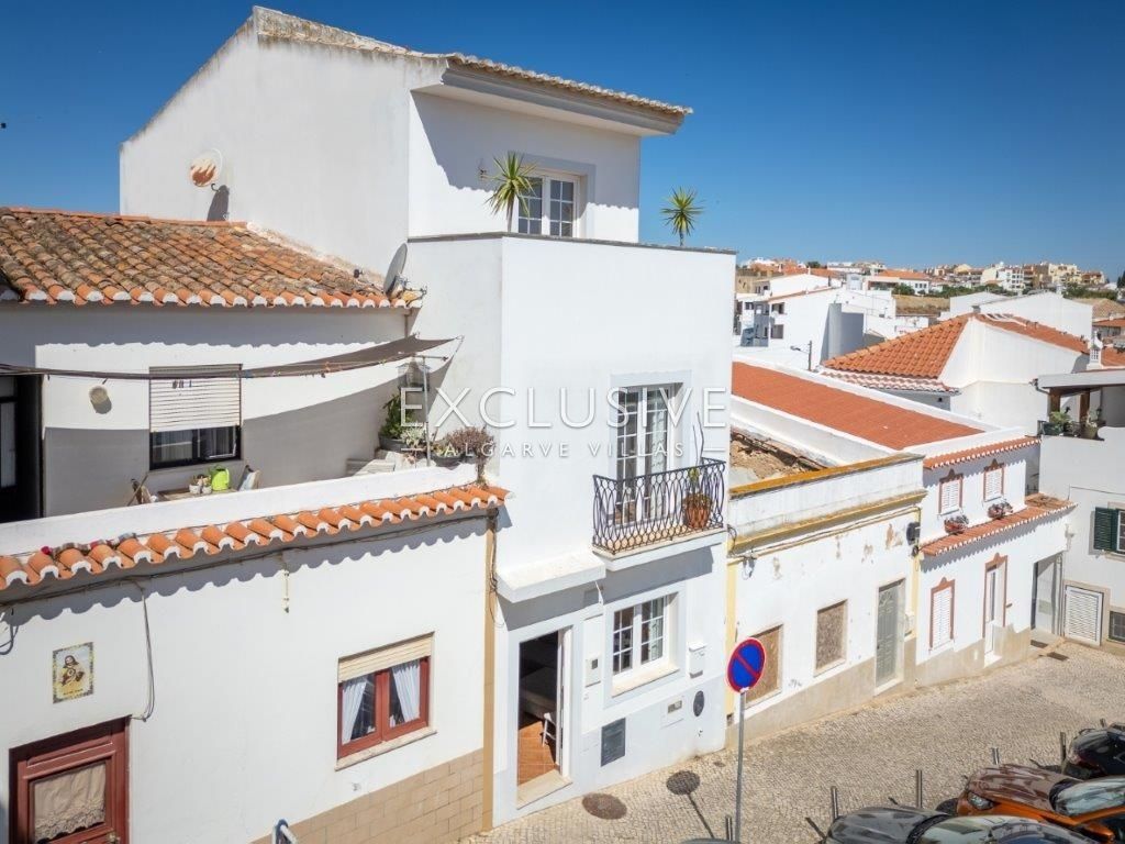 Comprar Moradia T4 em banda no Centro Histórico de Lagos, Algarve