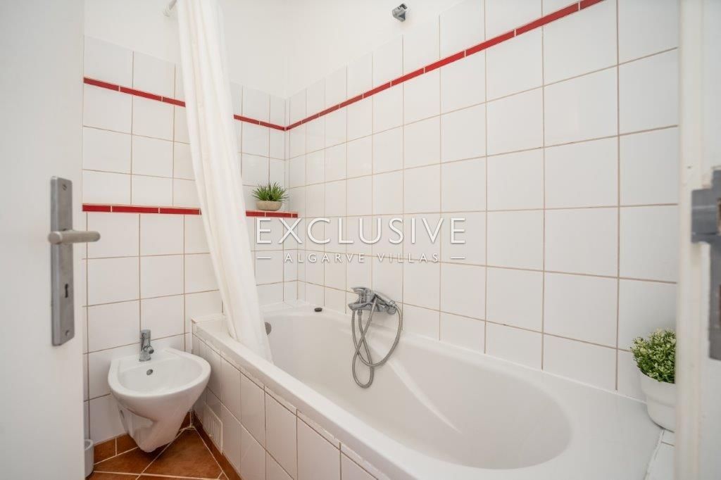 Comprar Moradia T4 em banda no Centro Histórico de Lagos, Algarve