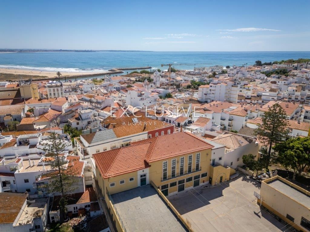Comprar Moradia T4 em banda no Centro Histórico de Lagos, Algarve