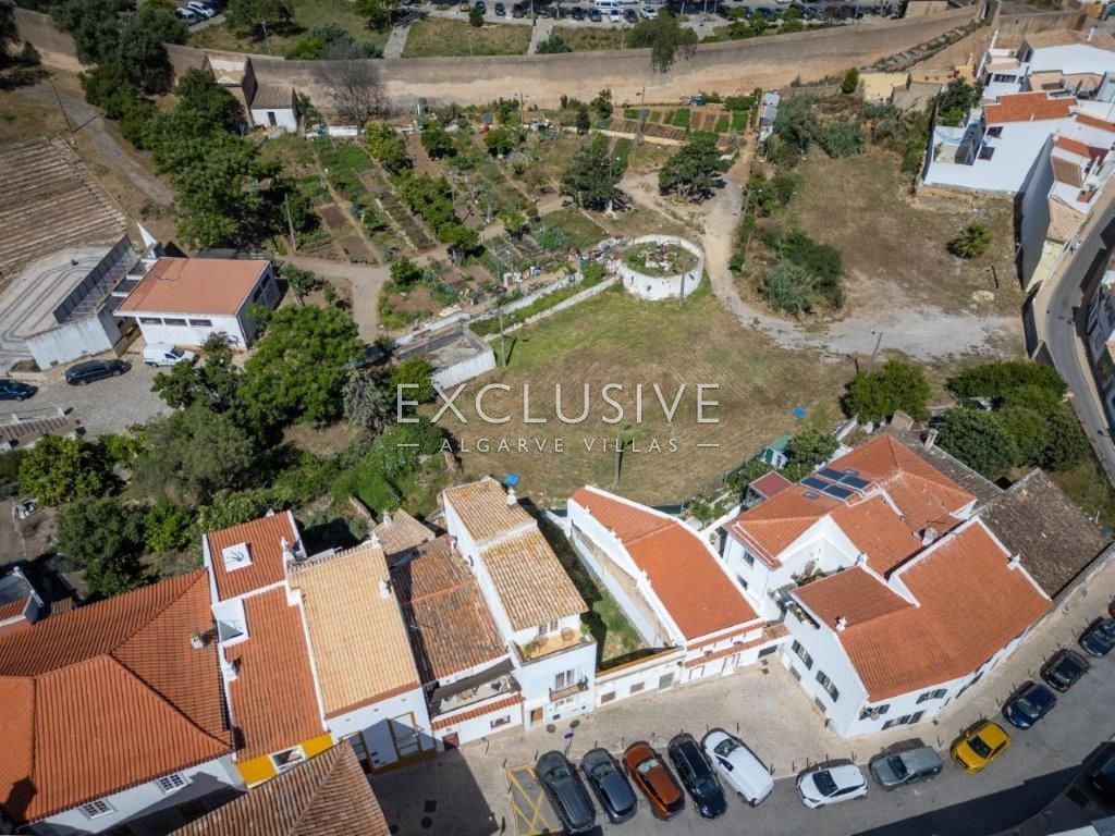 Comprar Moradia T4 em banda no Centro Histórico de Lagos, Algarve