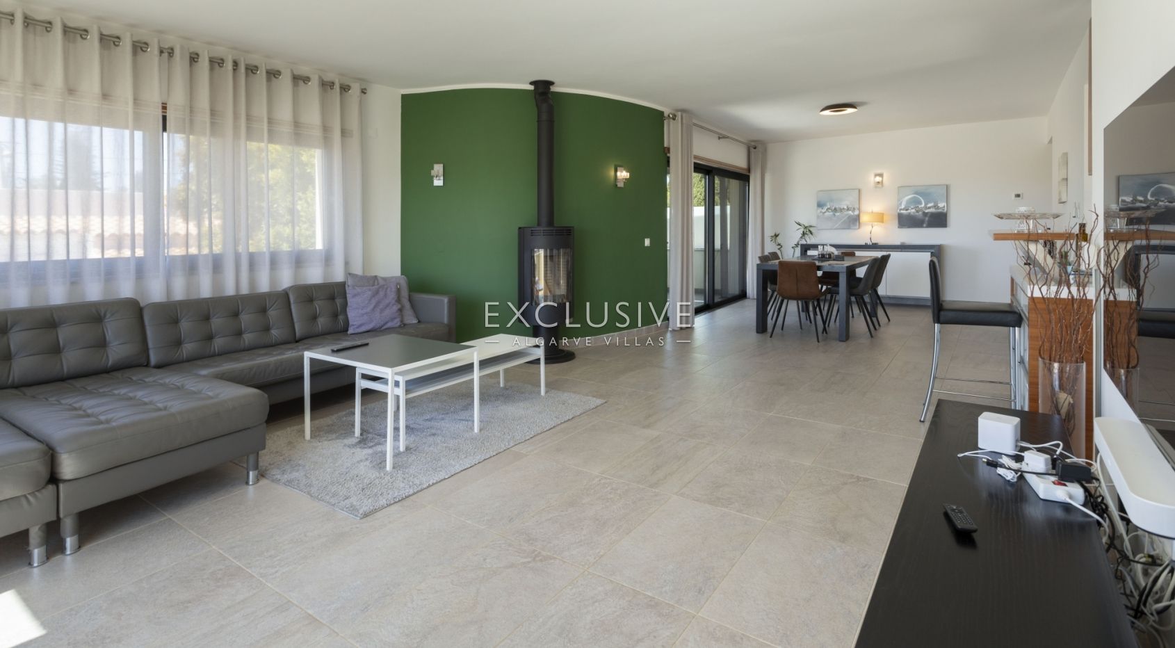 Opportunité unique d' une villa moderne + terrain à bâtir à Carvoeiro, Algarve