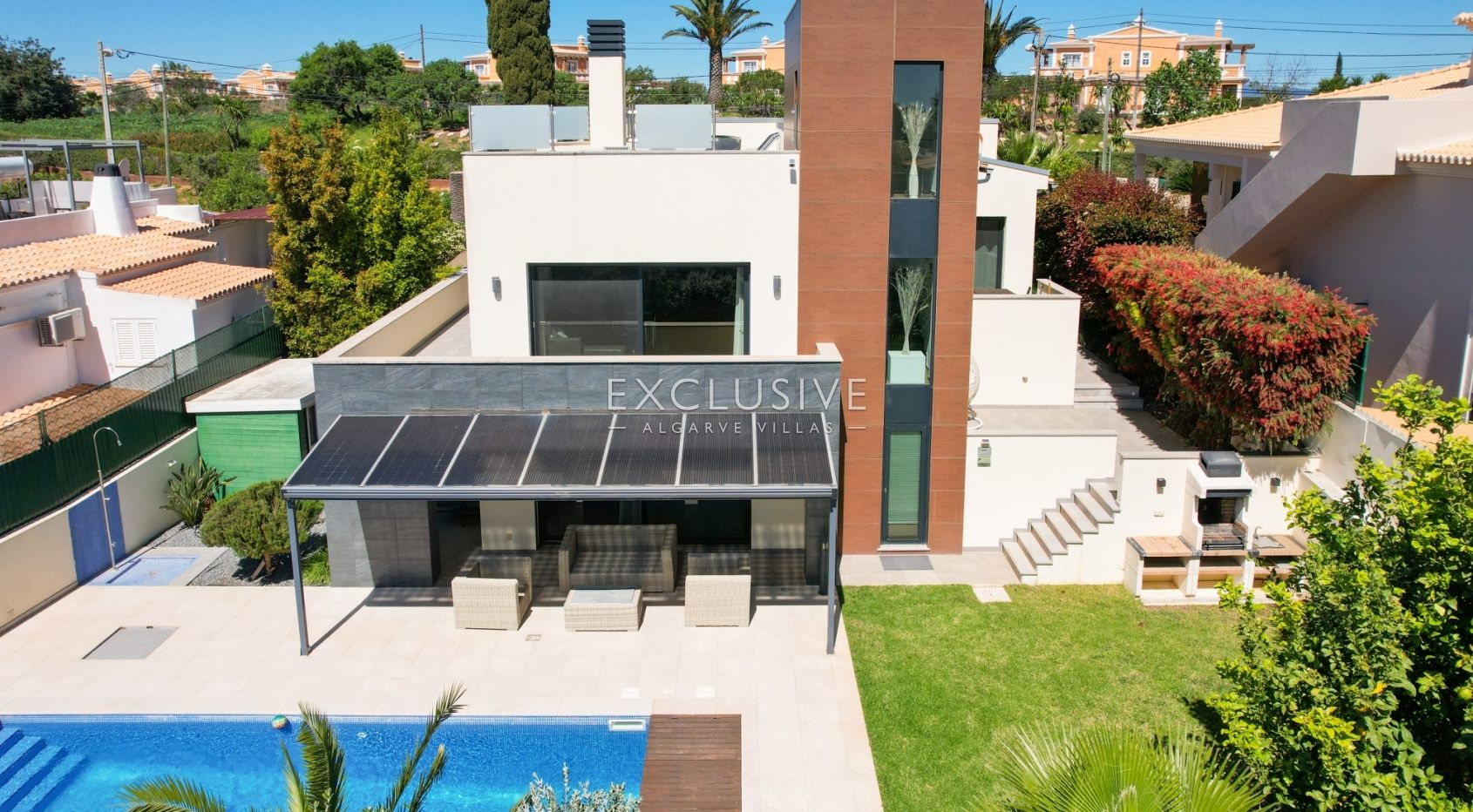 Opportunité unique d' une villa moderne + terrain à bâtir à Carvoeiro, Algarve