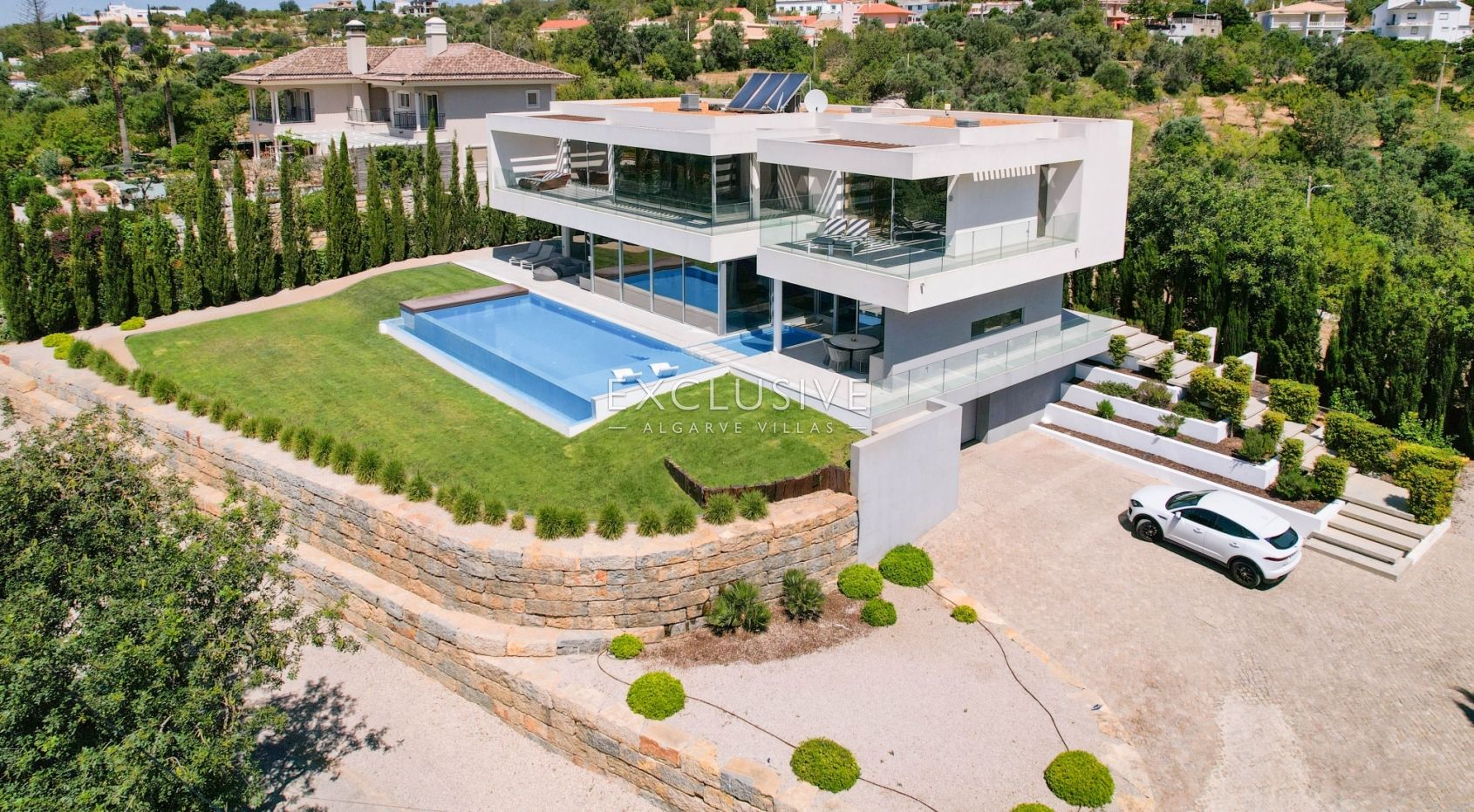 4 bedroom contemporary villa with Panoramic views in Soalheira, Loule