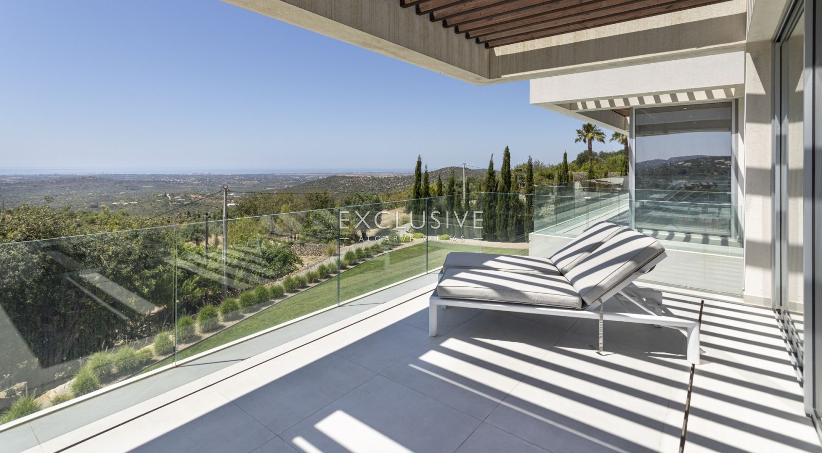 4 bedroom contemporary villa with Panoramic views in Soalheira, Loule