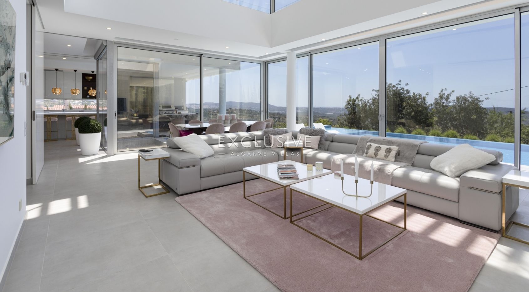 4 bedroom contemporary villa with Panoramic views in Soalheira, Loule