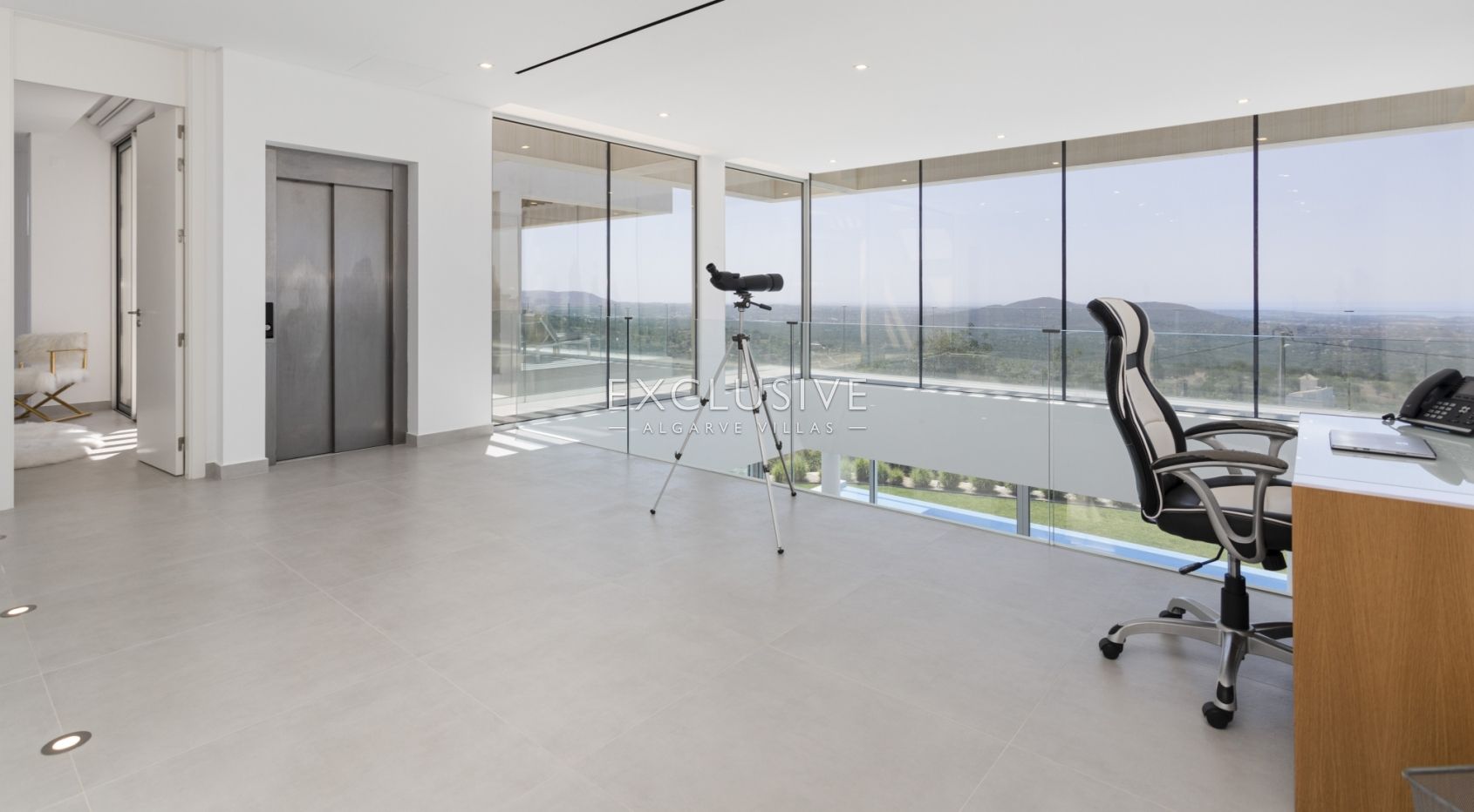 4 bedroom contemporary villa with Panoramic views in Soalheira, Loule