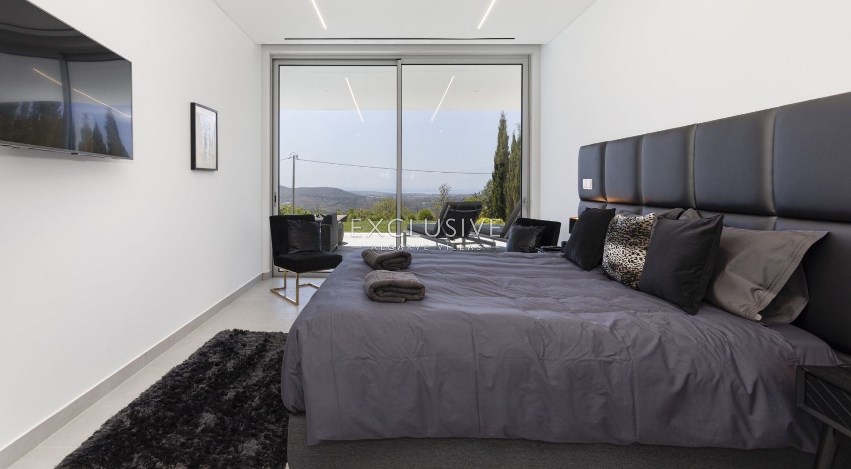 4 bedroom contemporary villa with Panoramic views in Soalheira, Loule