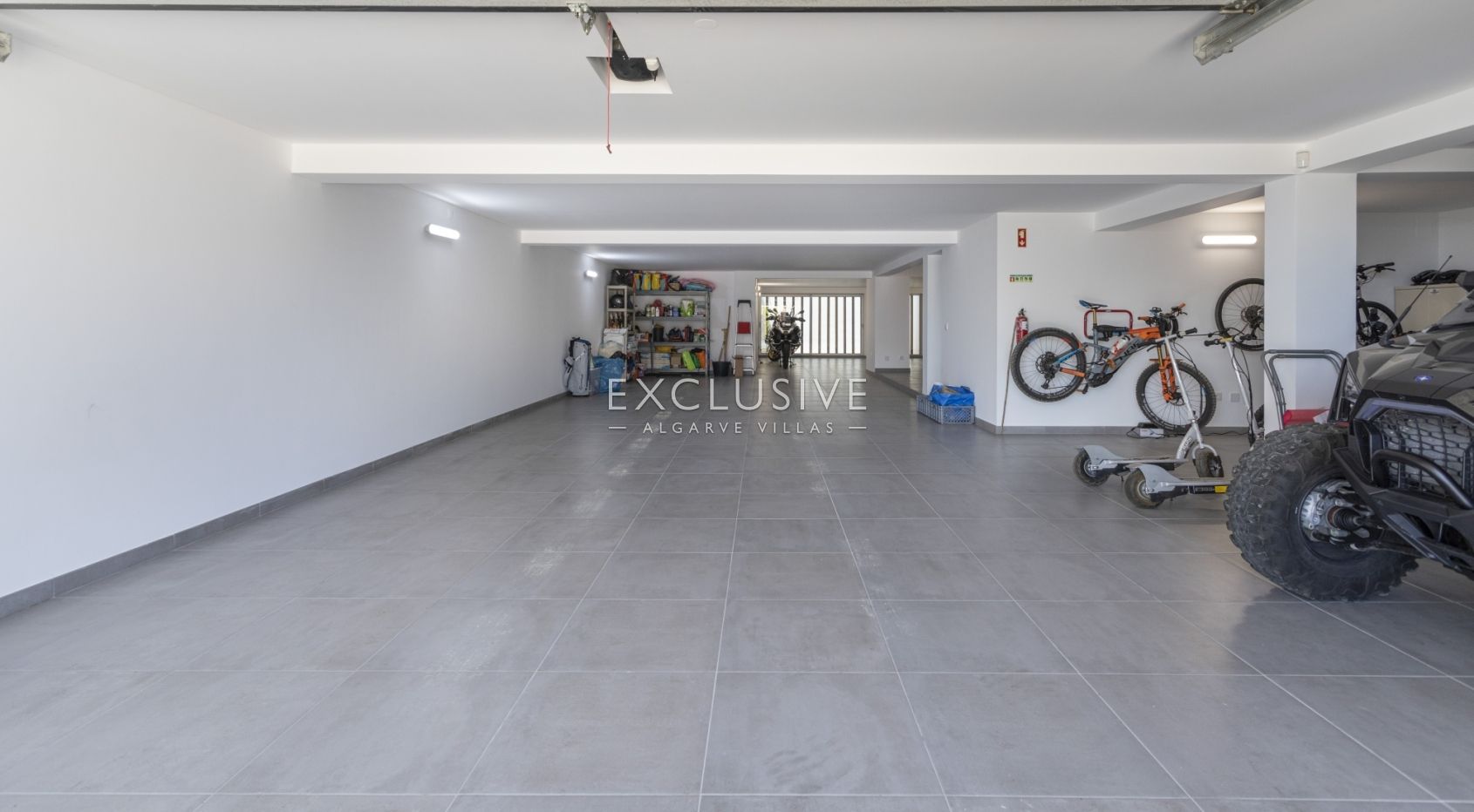 4 bedroom contemporary villa with Panoramic views in Soalheira, Loule