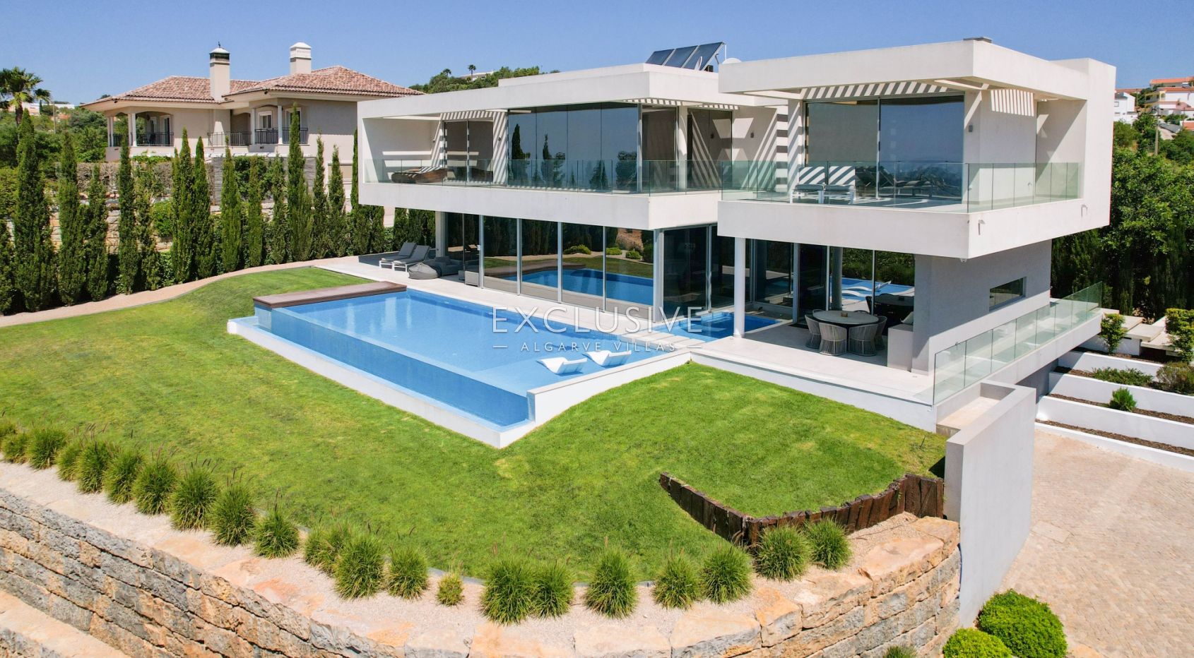 4 bedroom contemporary villa with Panoramic views in Soalheira, Loule