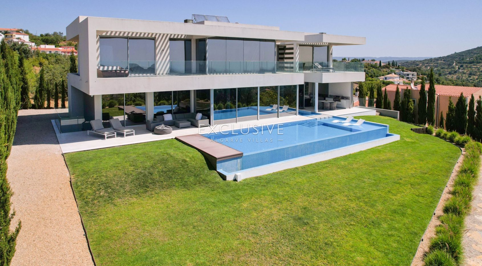 4 bedroom contemporary villa with Panoramic views in Soalheira, Loule