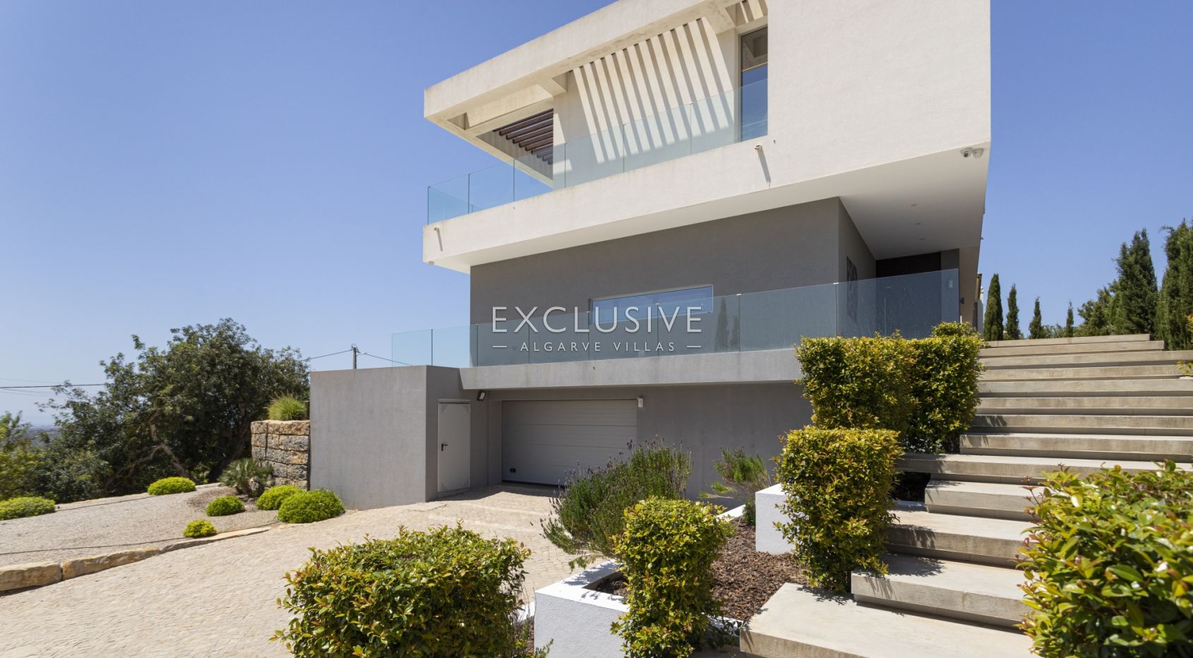 4 bedroom contemporary villa with Panoramic views in Soalheira, Loule