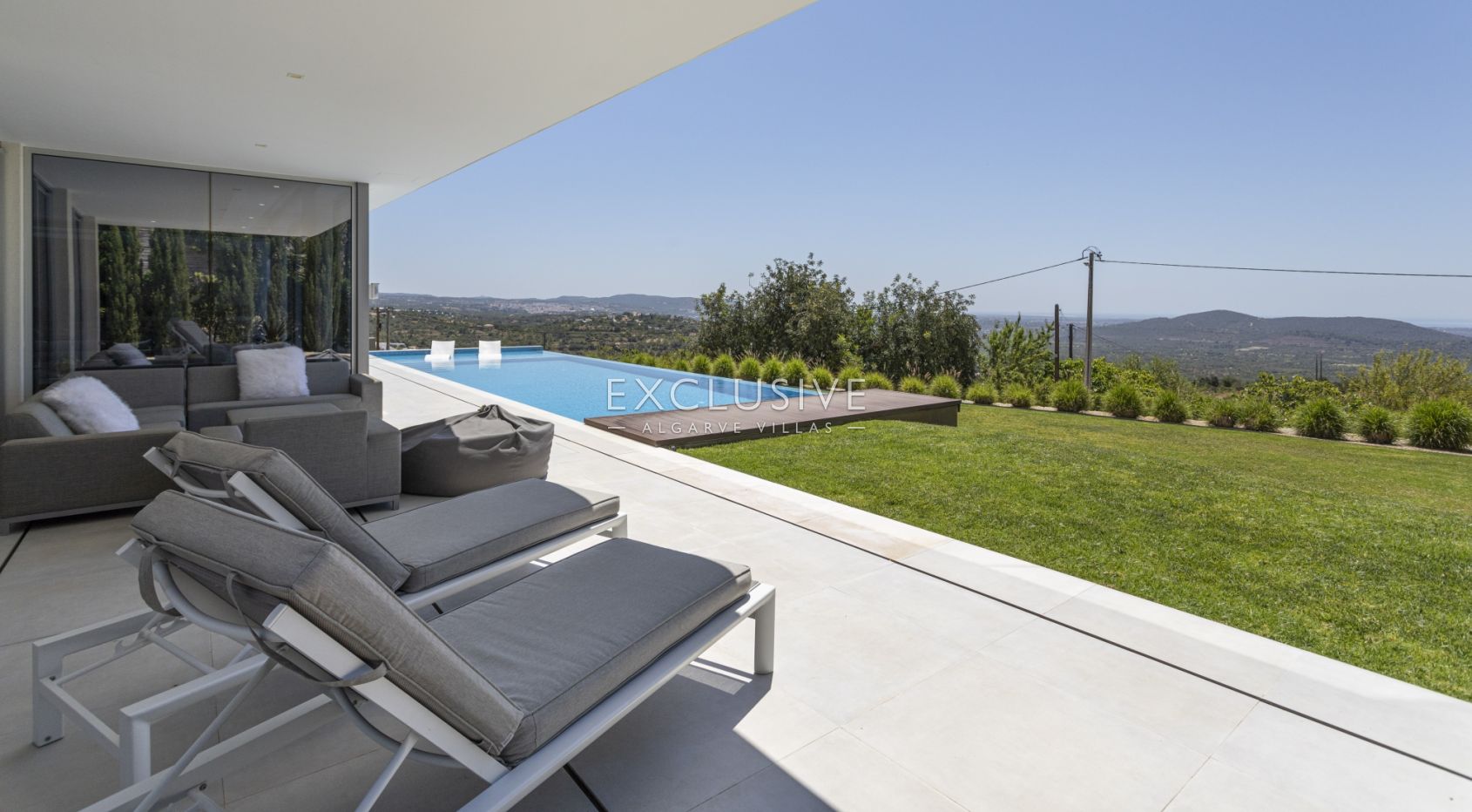 4 bedroom contemporary villa with Panoramic views in Soalheira, Loule