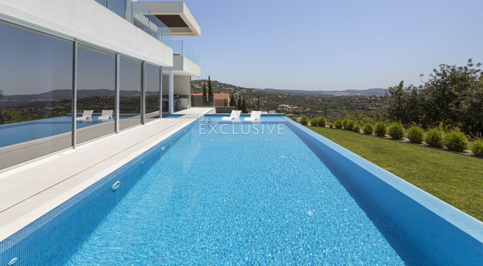 4 bedroom contemporary villa with Panoramic views in Soalheira, Loule
