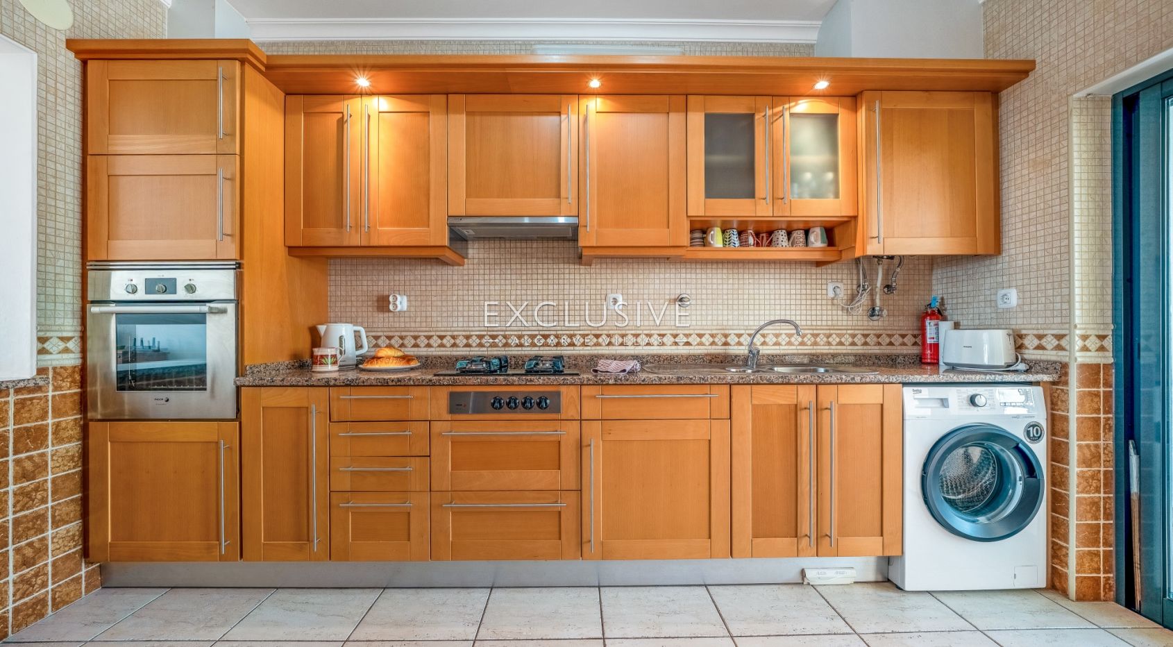 2 Bedroom Apartment with Sea Views in Alba Villas, Meia Praia - Lagos