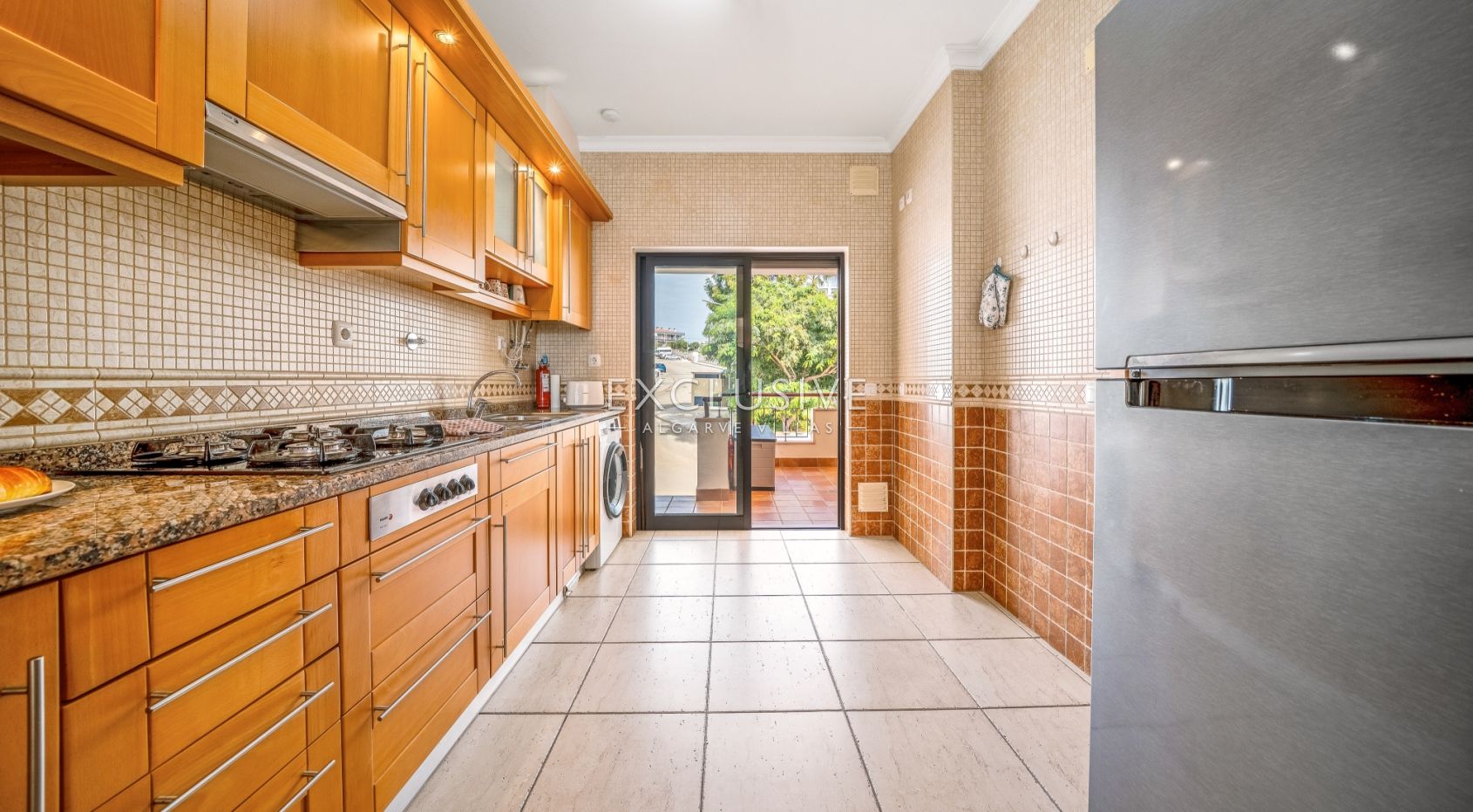 2 Bedroom Apartment with Sea Views in Alba Villas, Meia Praia - Lagos