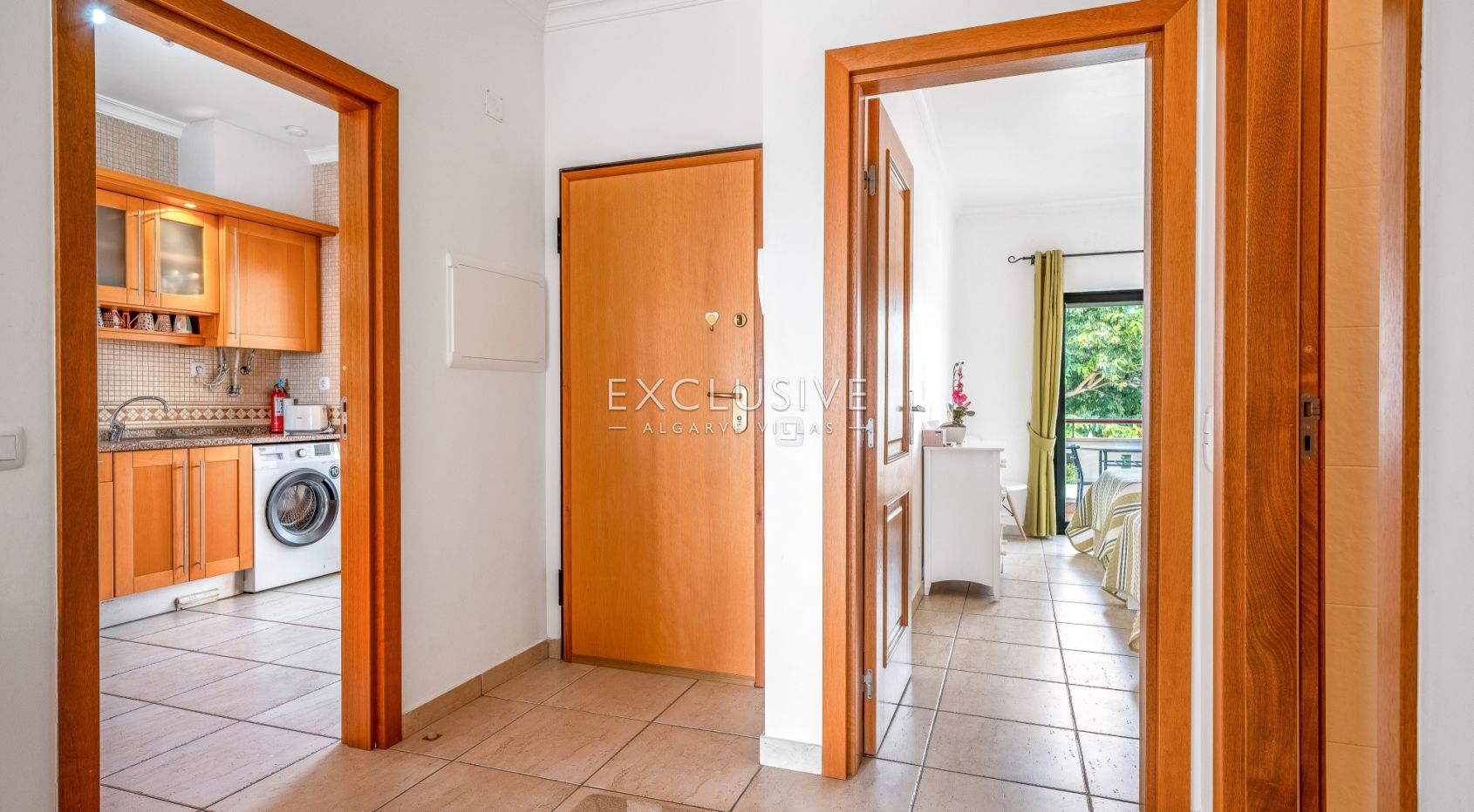2 Bedroom Apartment with Sea Views in Alba Villas, Meia Praia - Lagos