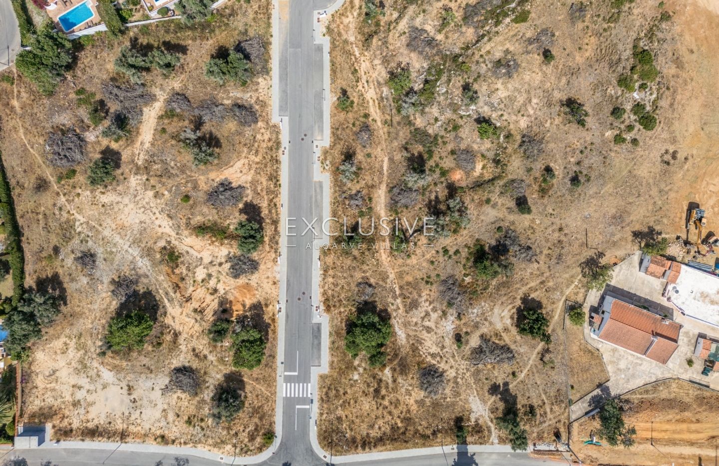 Terrain urbain pour la construction d'une villa à Presa da Moura, Carvoeiro