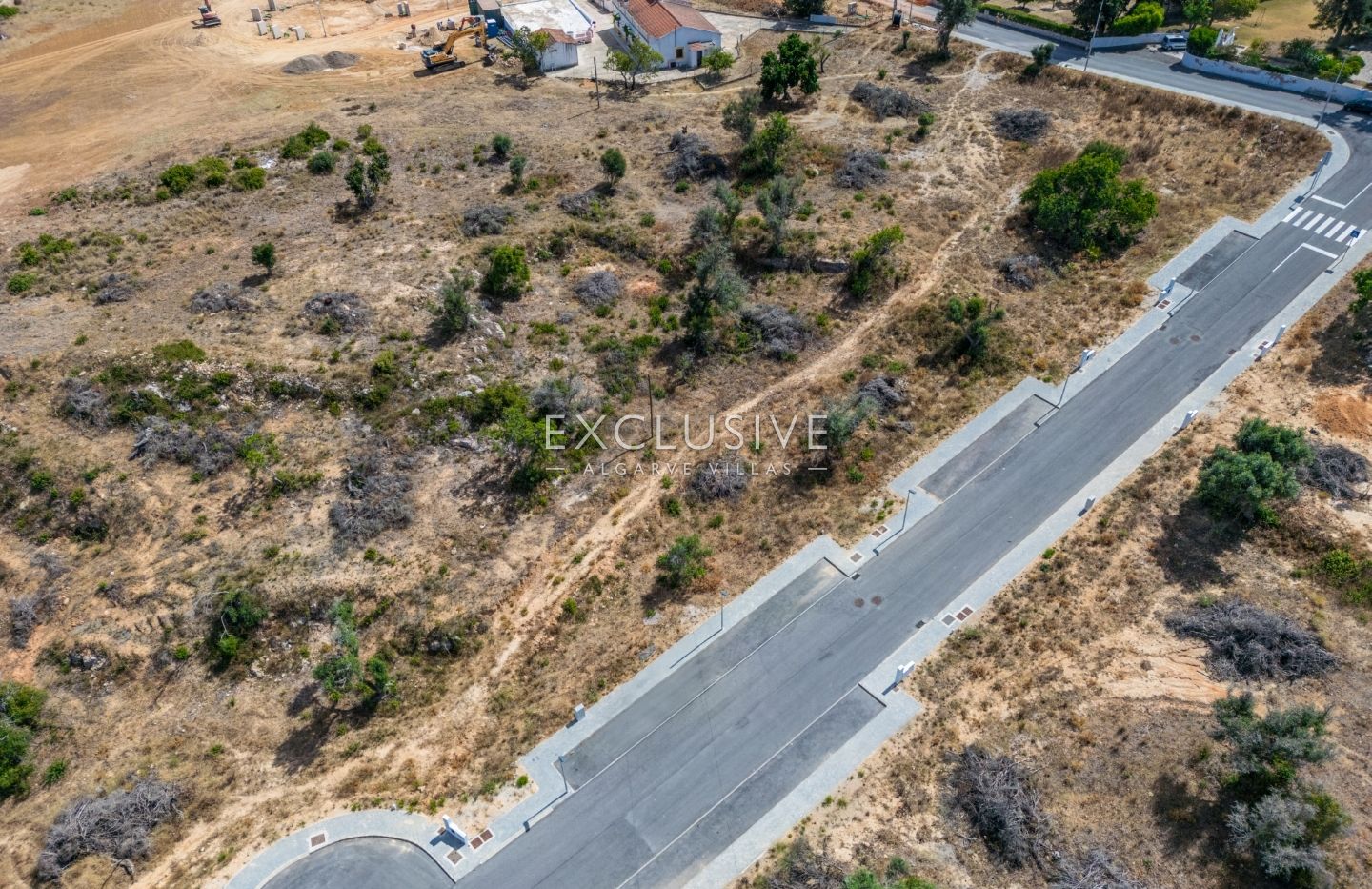 Terrain urbain pour la construction d'une villa à Presa da Moura, Carvoeiro