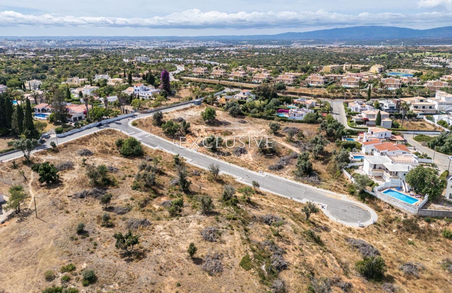 Terrain urbain pour la construction d'une villa à Presa da Moura, Carvoeiro