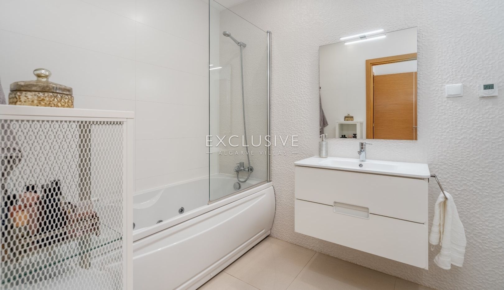 Prachtig luxe 3 kamer appartement met uitzicht op de jachthaven en de oceaan in Lagos Town