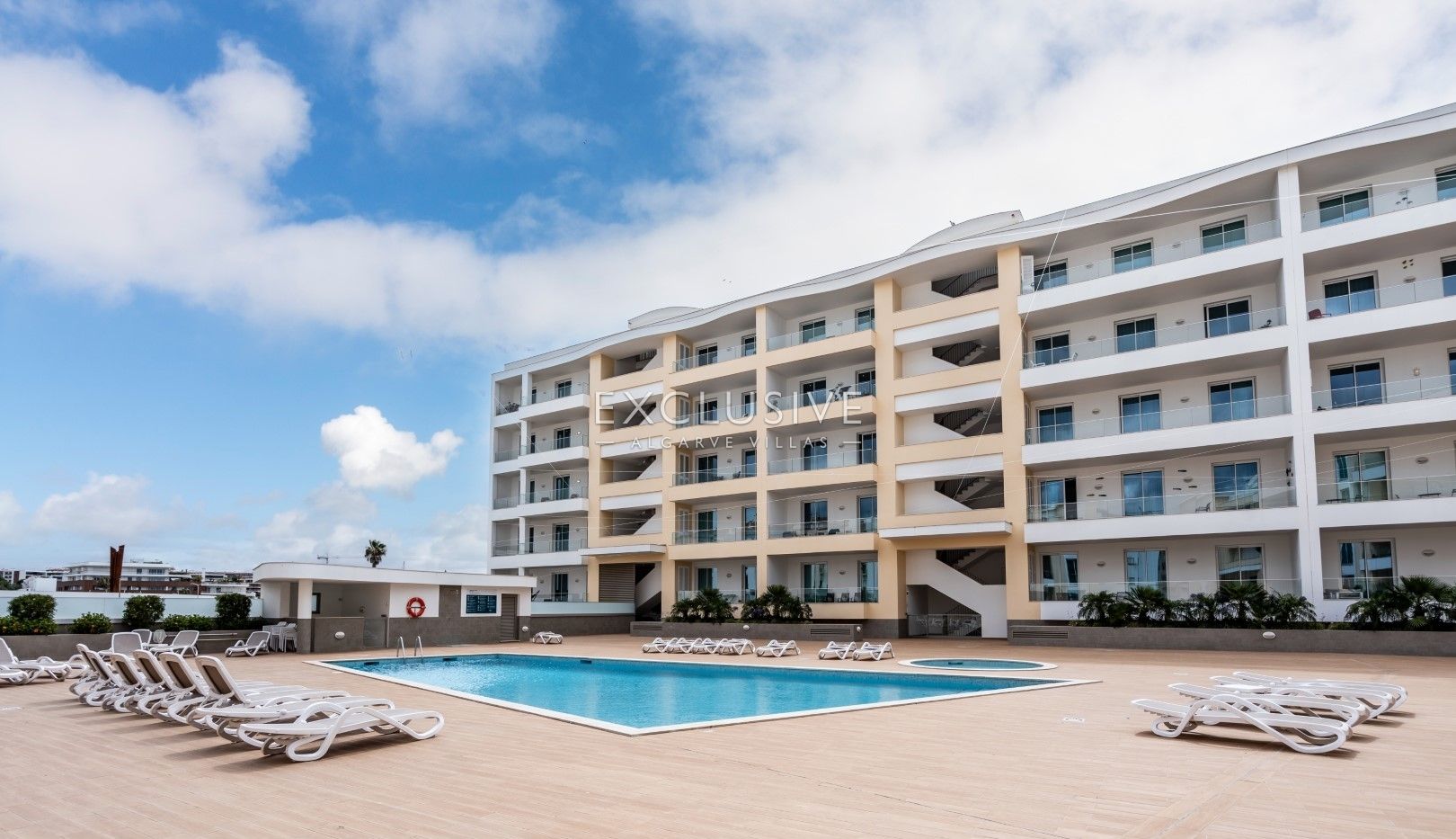 Prachtig luxe 3 kamer appartement met uitzicht op de jachthaven en de oceaan in Lagos Town