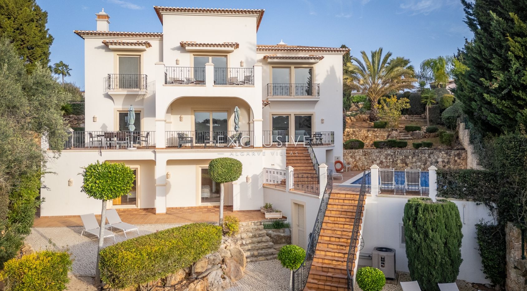 Villa de style méditerranéen de 3+2 chambres près de l'océan à Carvoeiro