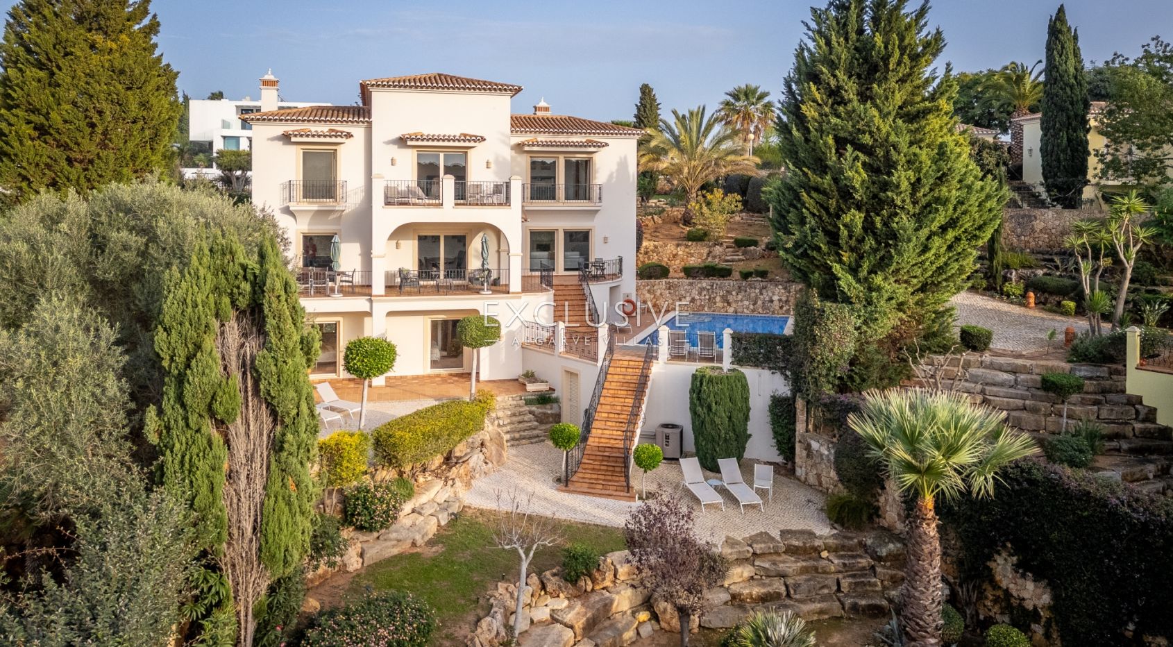 Villa de style méditerranéen de 3+2 chambres près de l'océan à Carvoeiro