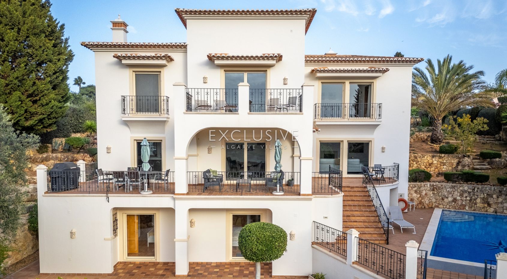 Villa de style méditerranéen de 3+2 chambres près de l'océan à Carvoeiro
