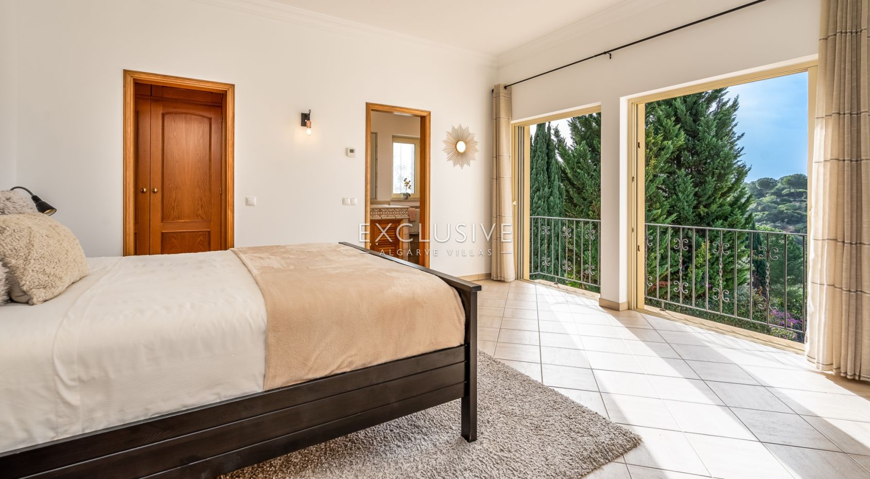 Villa de style méditerranéen de 3+2 chambres près de l'océan à Carvoeiro