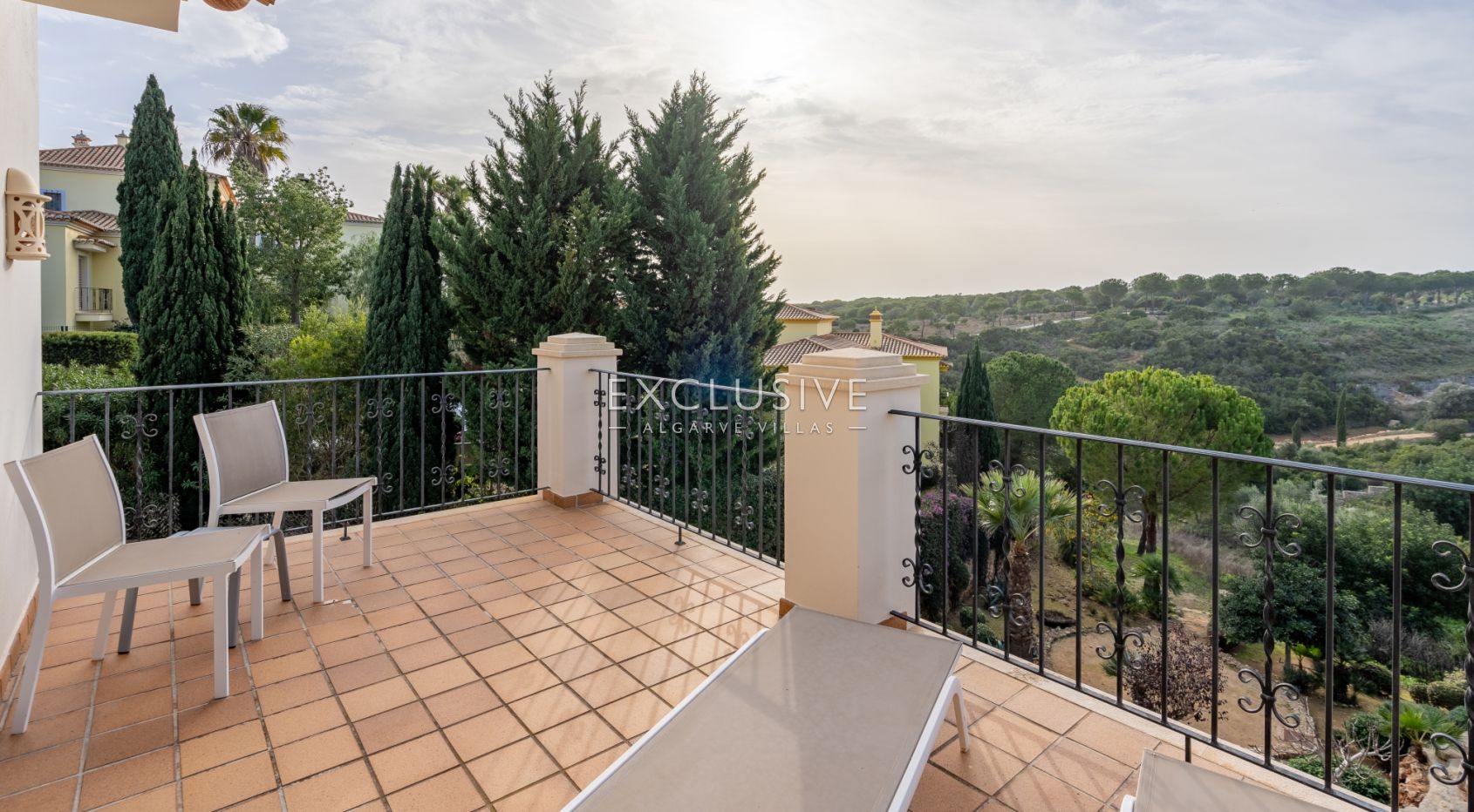 Villa de style méditerranéen de 3+2 chambres près de l'océan à Carvoeiro