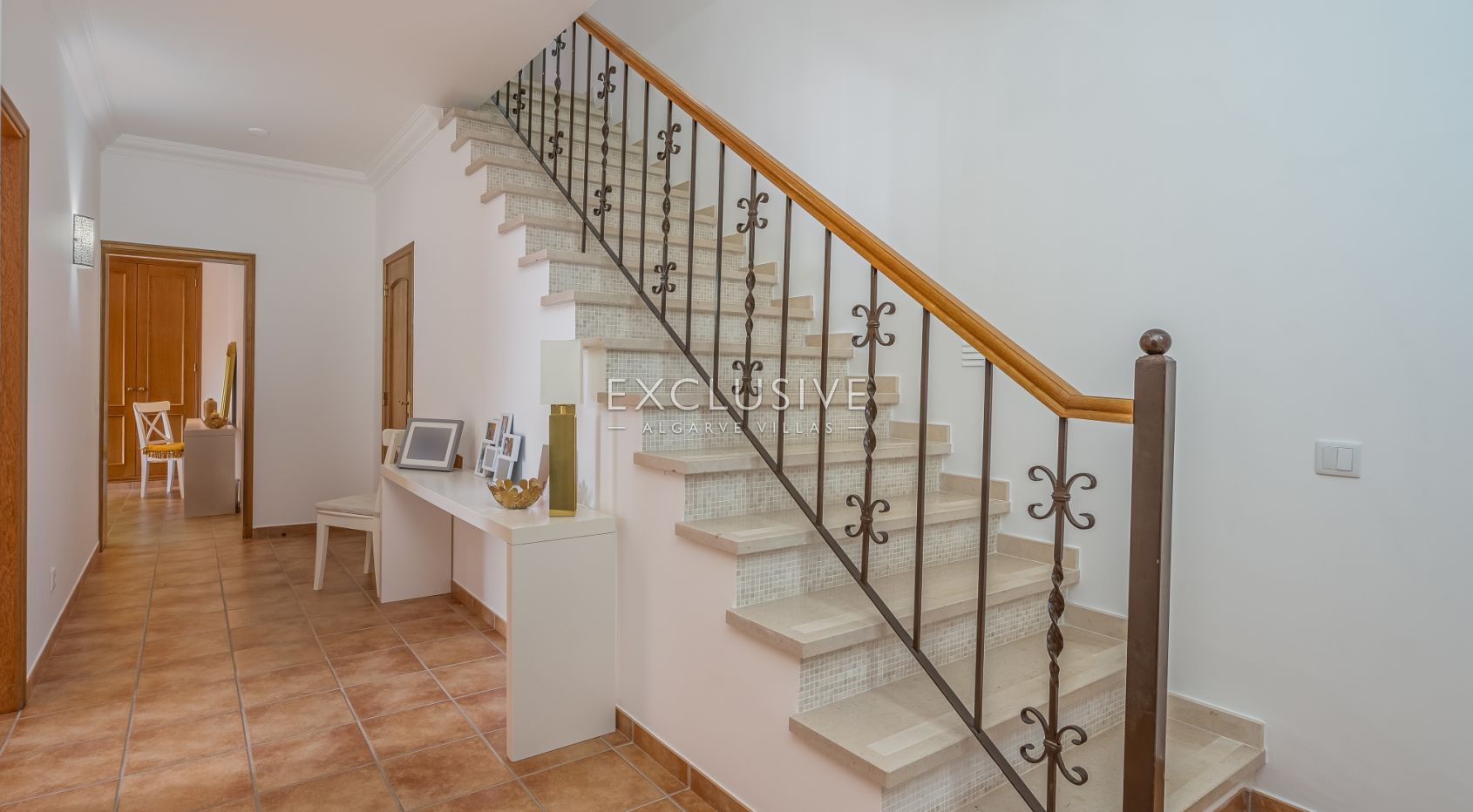 Villa de style méditerranéen de 3+2 chambres près de l'océan à Carvoeiro
